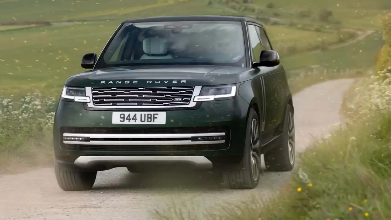 Range Rover Electric em movimento