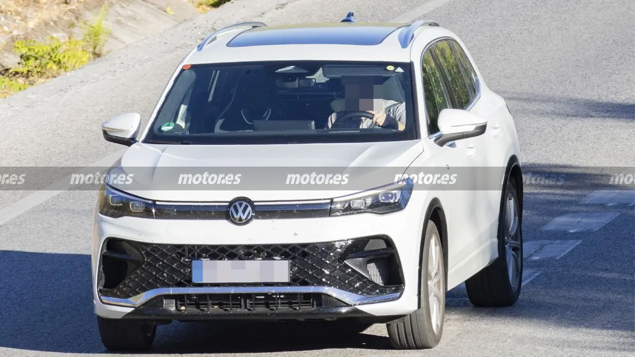 Volkswagen Tiguan R em testes sem camuflagem na Europa com 330 cv