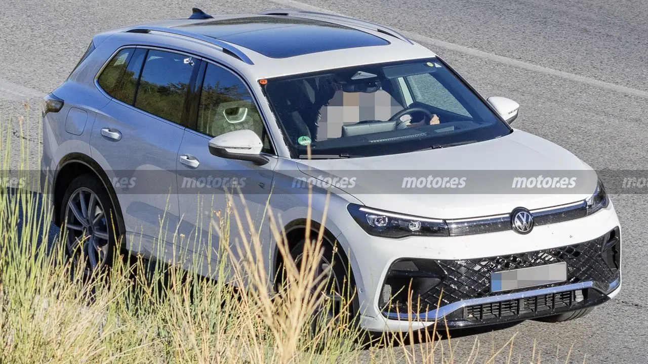 Volkswagen Tiguan R em testes sem camuflagem na Europa com 330 cv