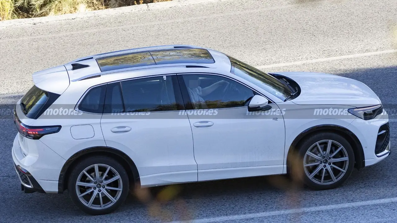 Volkswagen Tiguan R em testes sem camuflagem na Europa com 330 cv