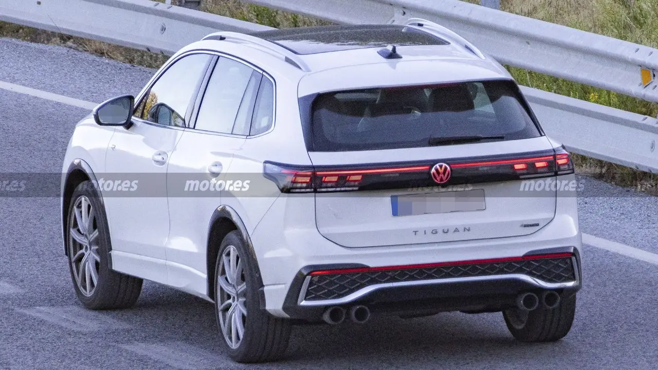 Volkswagen Tiguan R em testes sem camuflagem na Europa com 330 cv