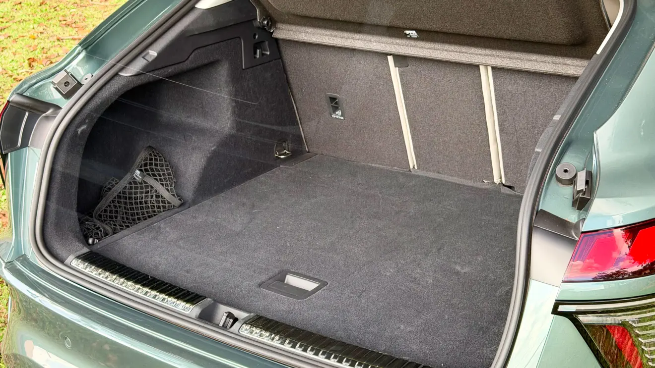 porta-malas Audi Q3 Sportback [Auto+ / João Brigato]