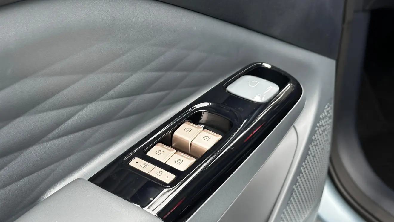 BAIC Arcfox T1 interior