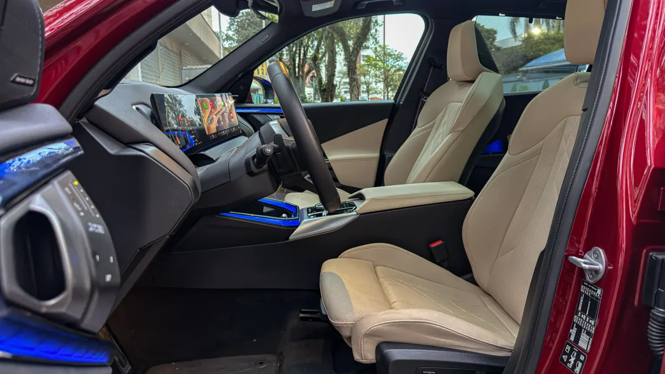 Interior do BMW X3 30 xDrive para avaliação e teste