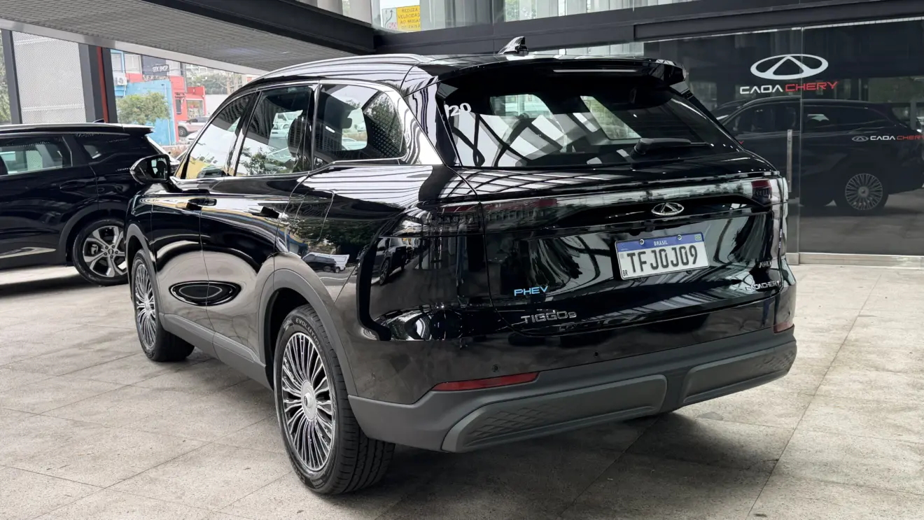 CAOA Chery Tiggo 9 preto estático