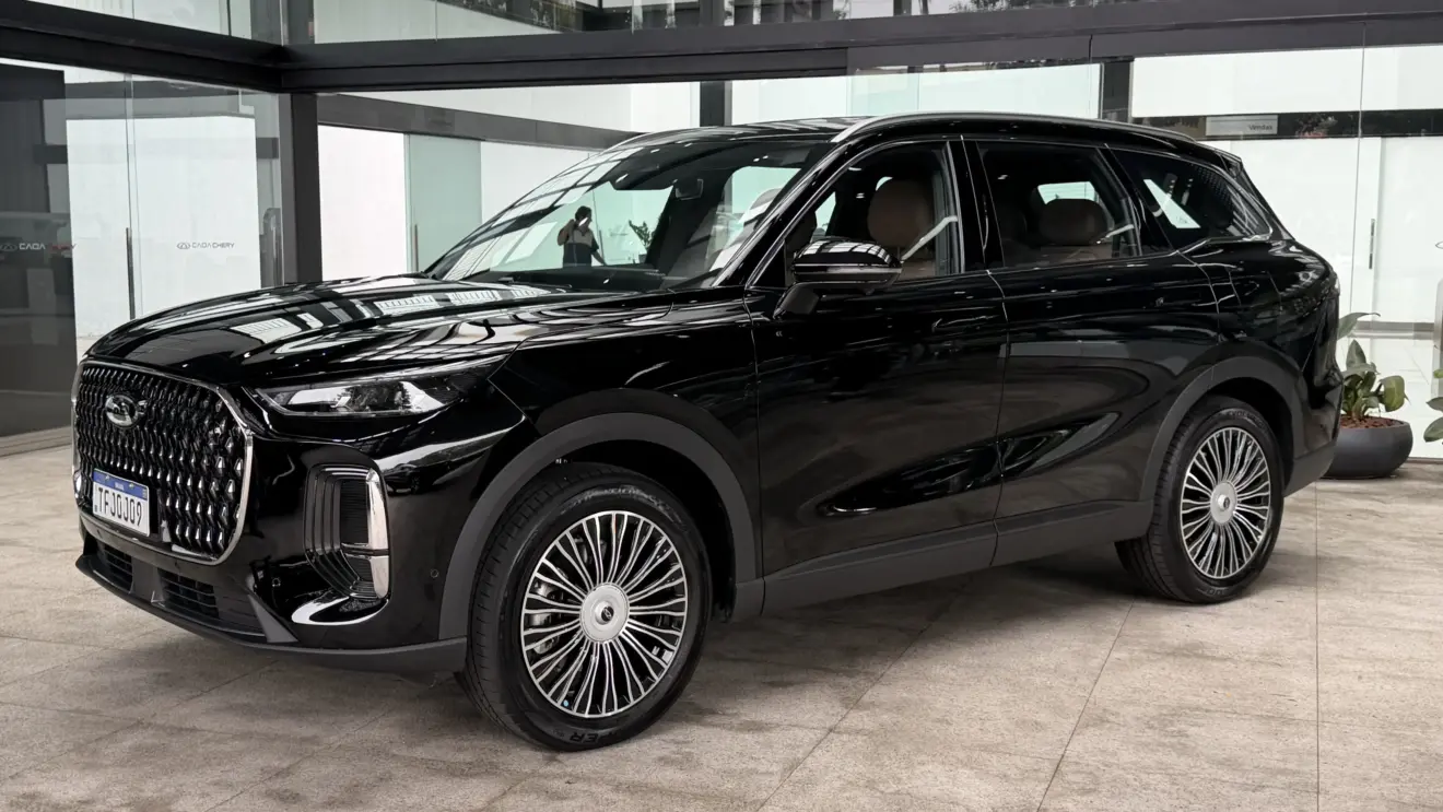 CAOA Chery Tiggo 9 preto estático