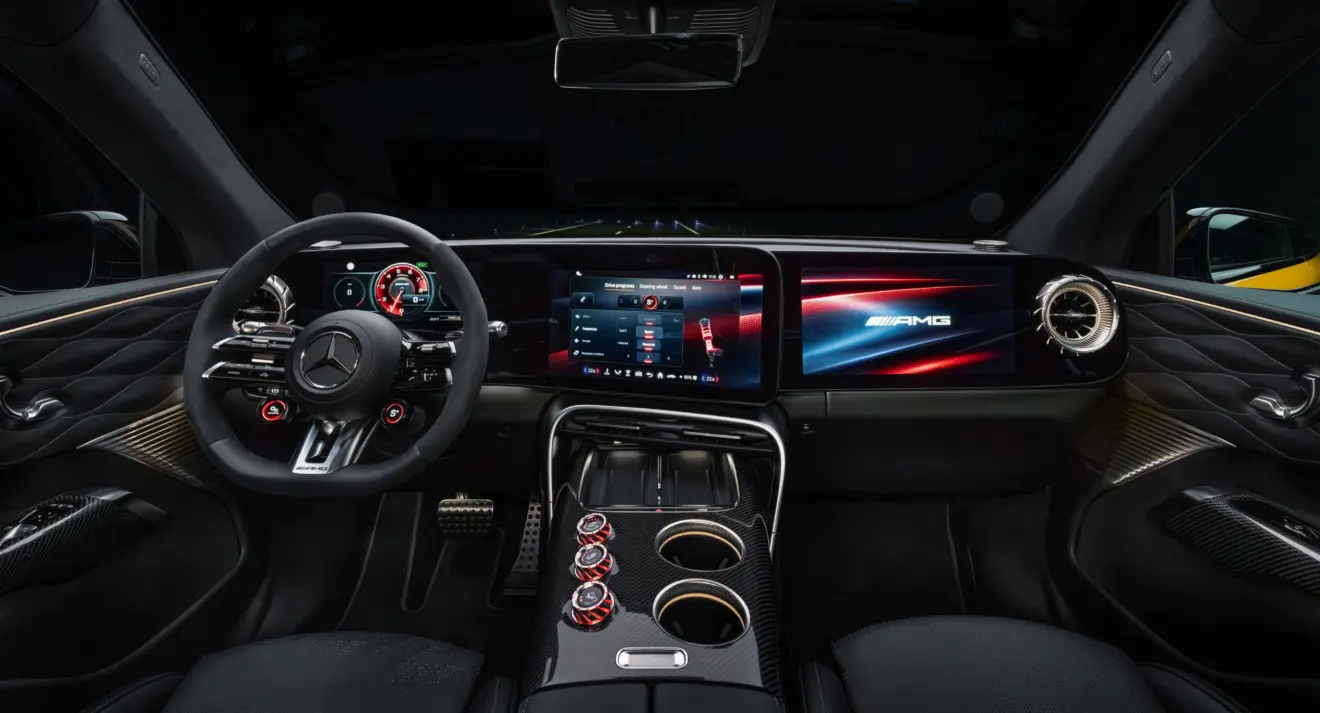 Painel do Mercedes-AMG GT SUV