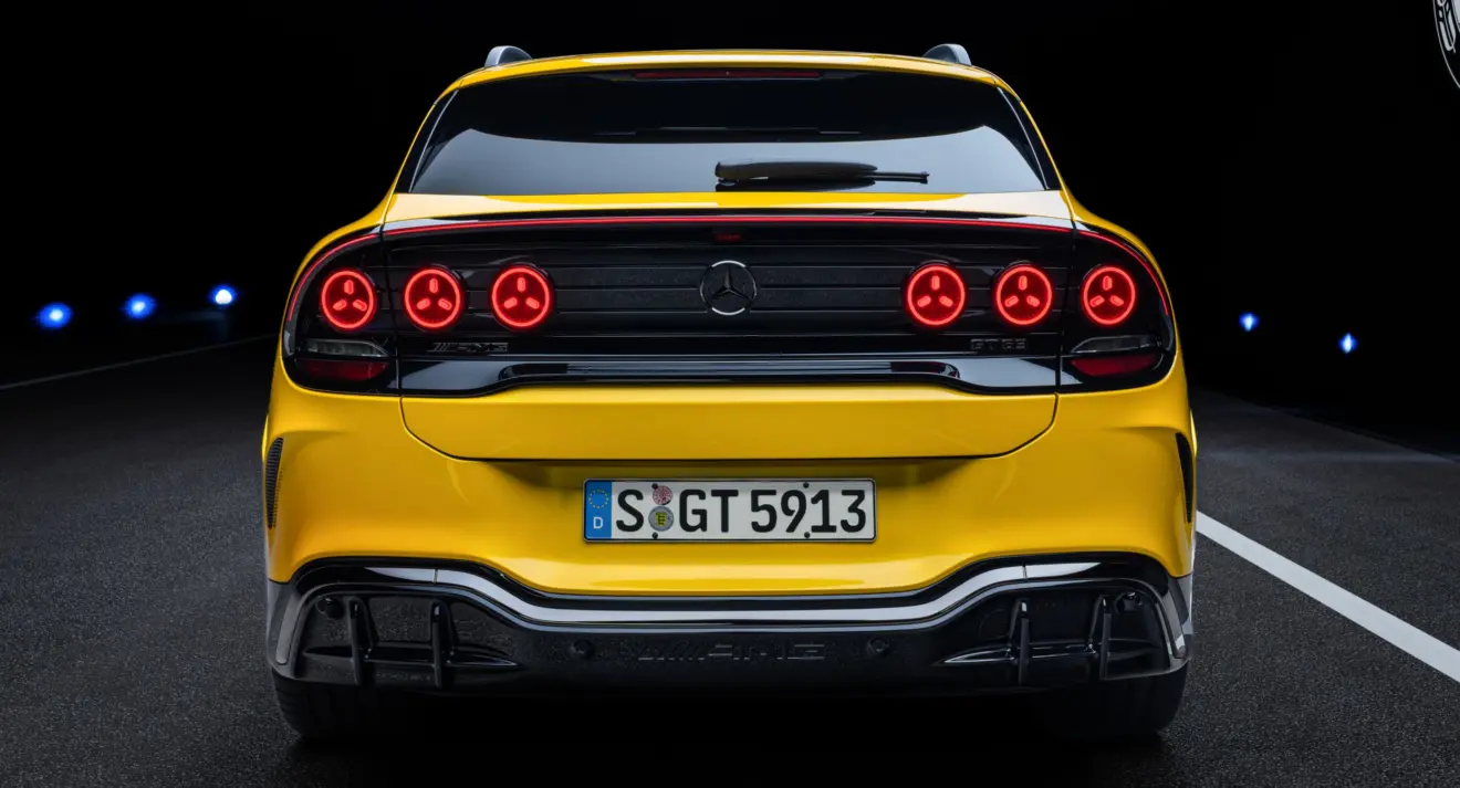 Traseira do Mercedes-AMG GT SUV