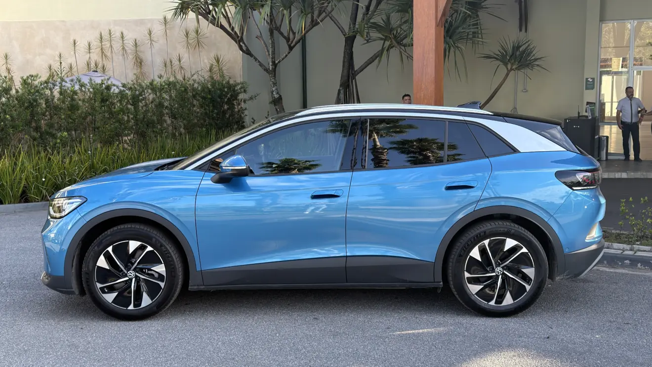 Volkswagen ID.4 2027 estático na cor azul