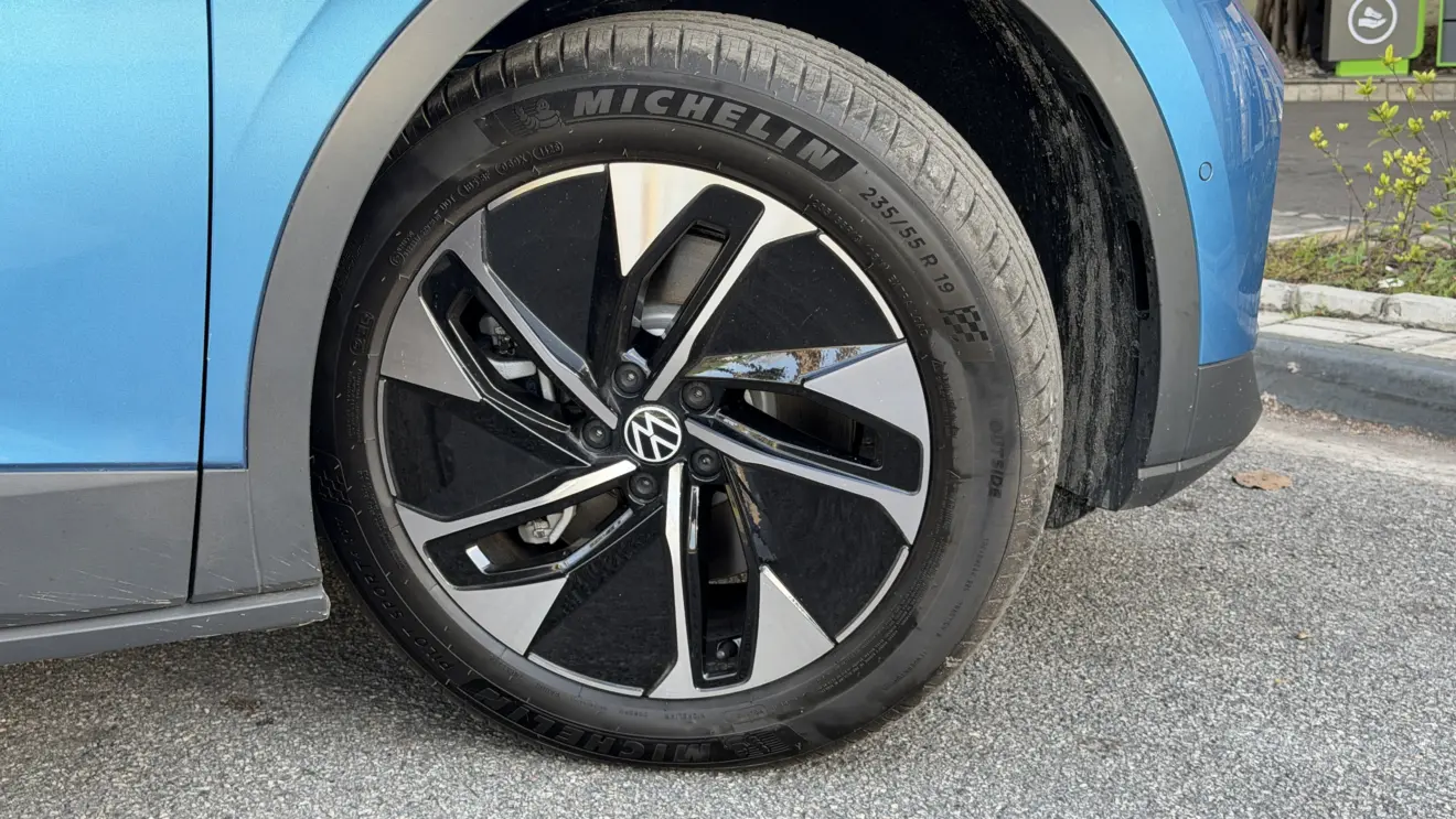 Volkswagen ID.4 2027 estático na cor azul