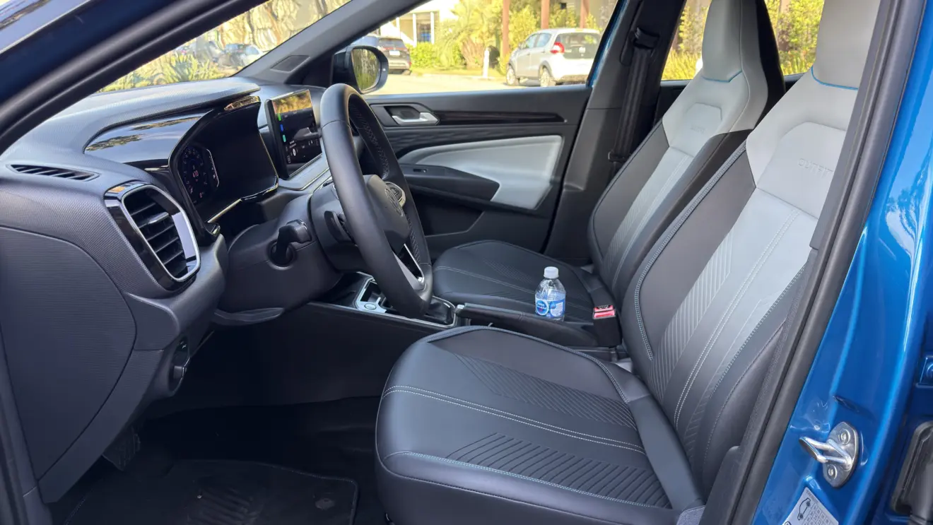Volkswagen Tera High 200 TSI interior