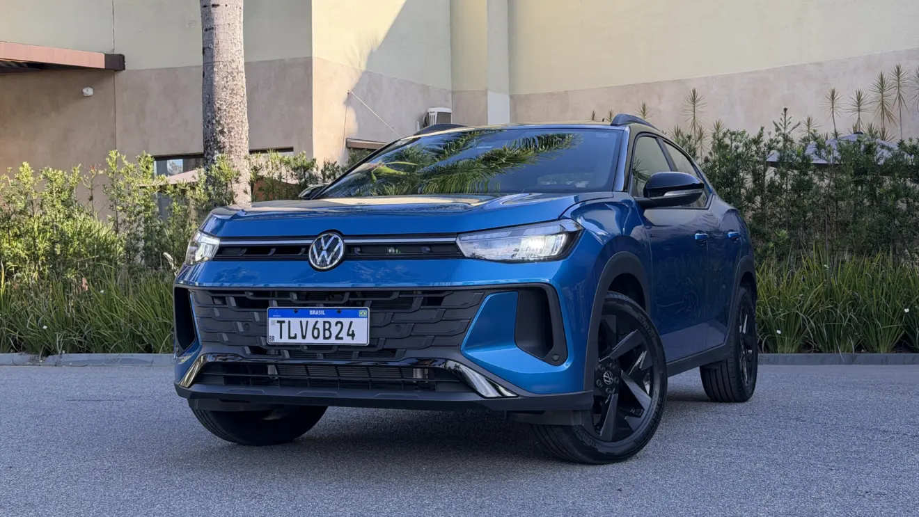 Volkswagen Tera High 200 TSI azul estático