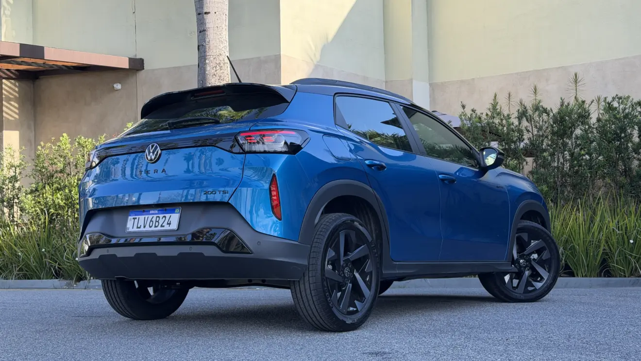 Volkswagen Tera High 200 TSI azul estático
