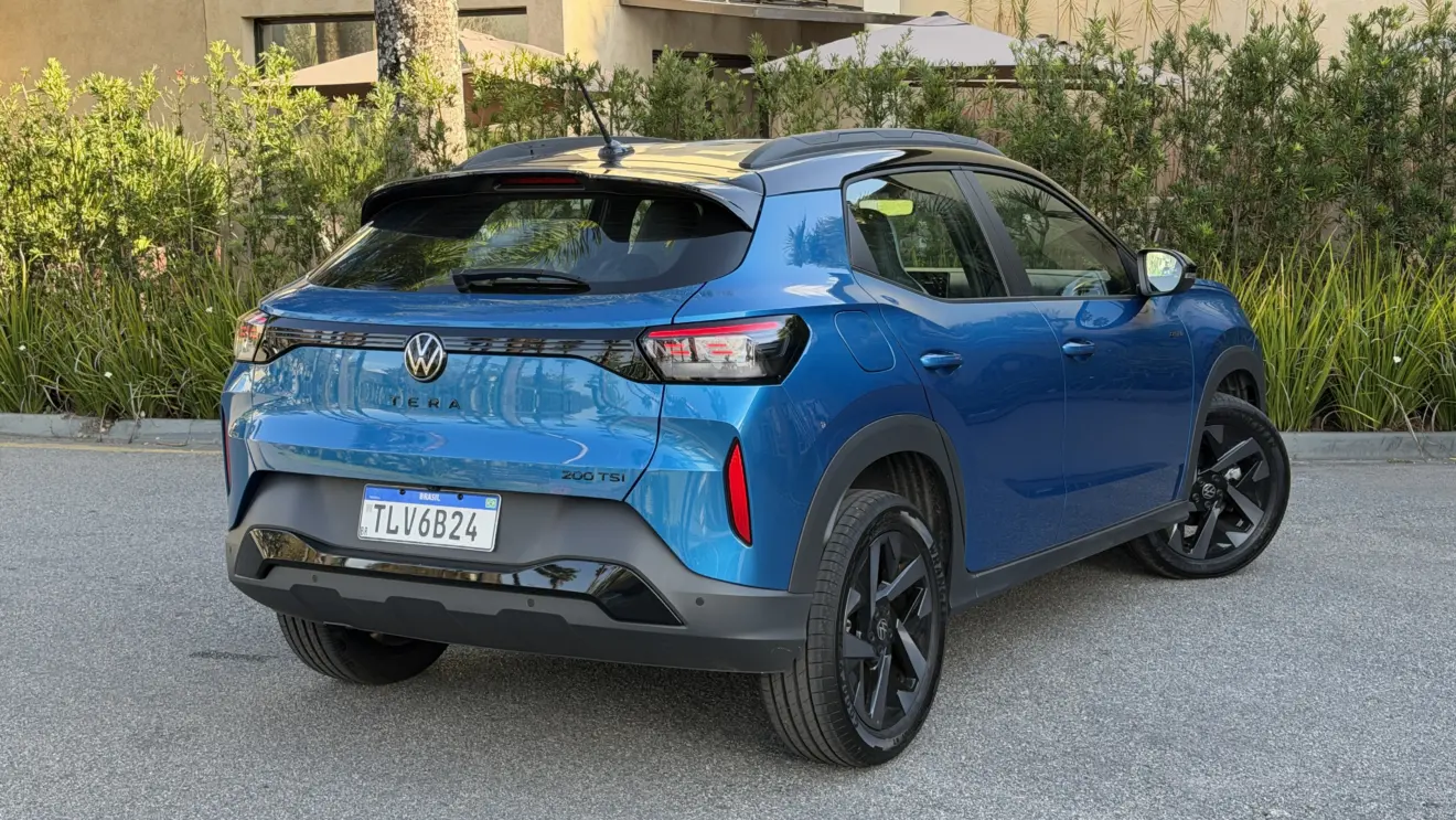 Volkswagen Tera High 200 TSI azul estático