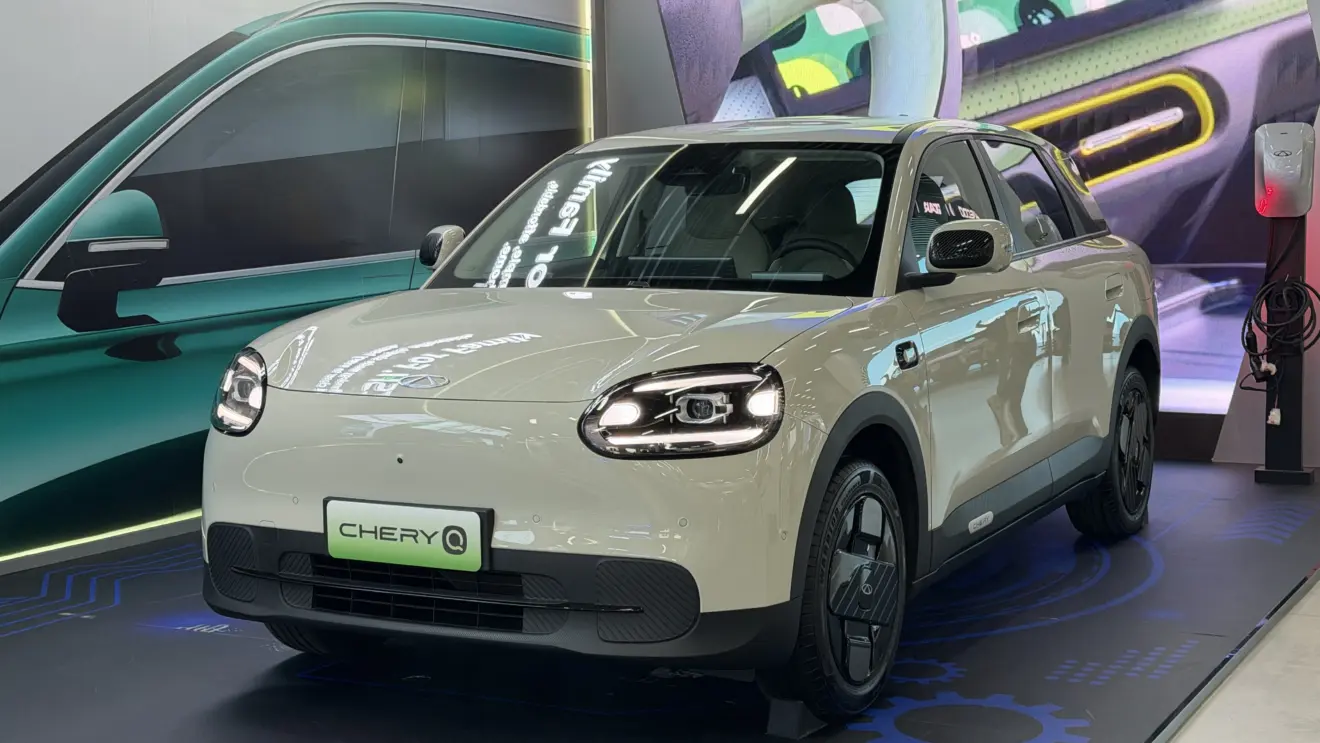 Chery QQ que pode ser Omoda no Brasil estático 