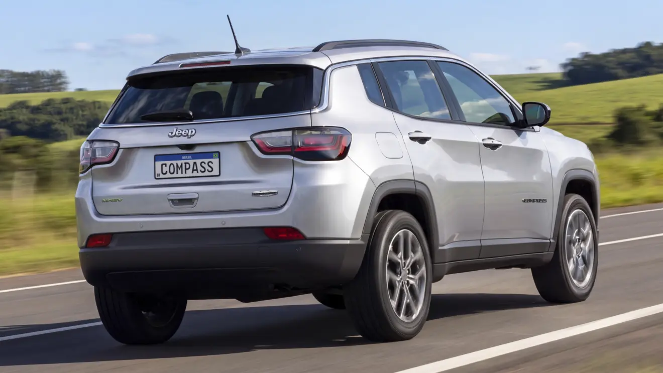 Jeep Compass 2027 Longitude prata de frente