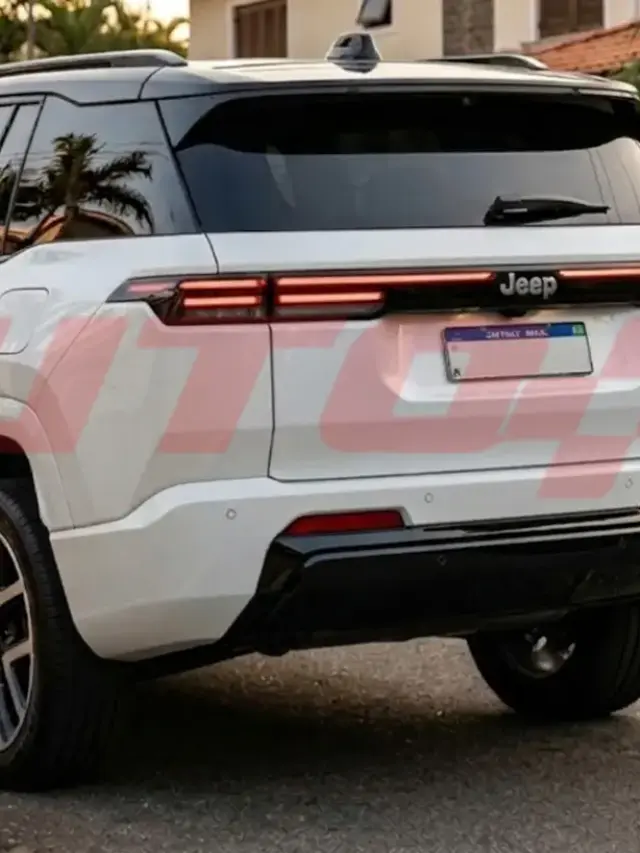 Jeep Compass 2028 branco de traseira