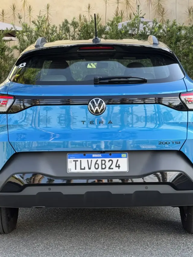Volkswagen Tera High 200 TSI azul estático