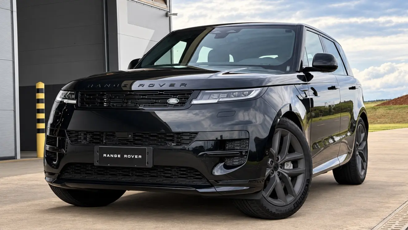 Range Rover Sport Dynamic preto estático na pista
