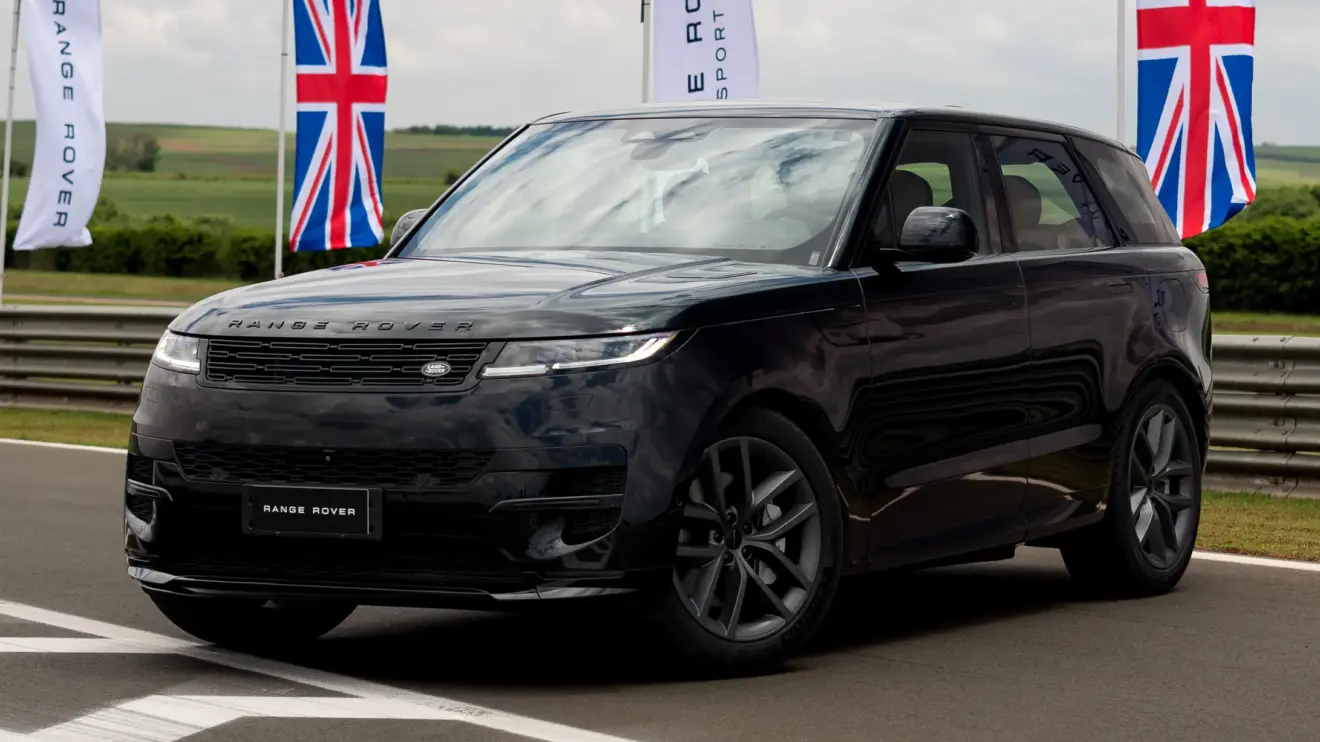 Range Rover Sport Dynamic preto estático na pista