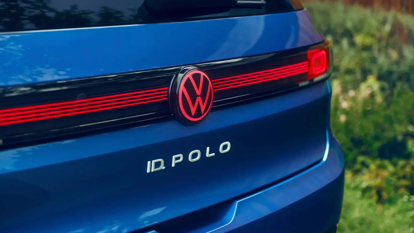 Volkswagen ID. Polo na cor azul estático