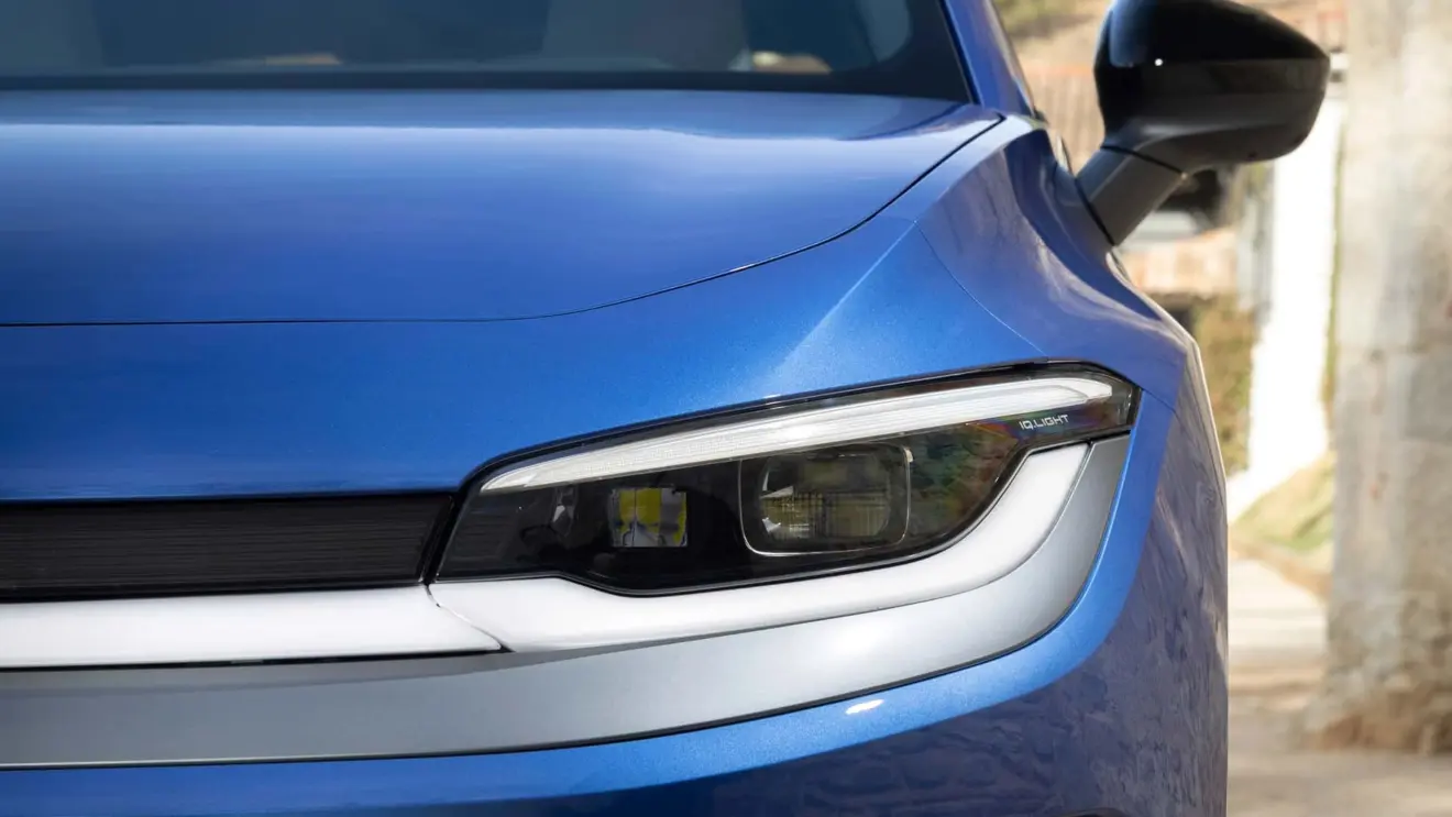 Volkswagen ID. Polo na cor azul estático