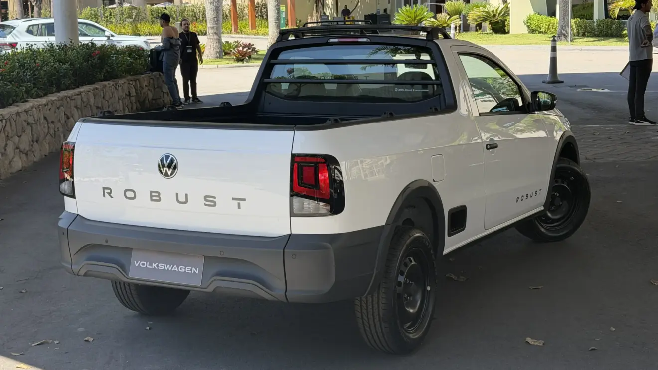 Volkswagen Saveiro Robust 2027 100% etanol/álcool branca estática
