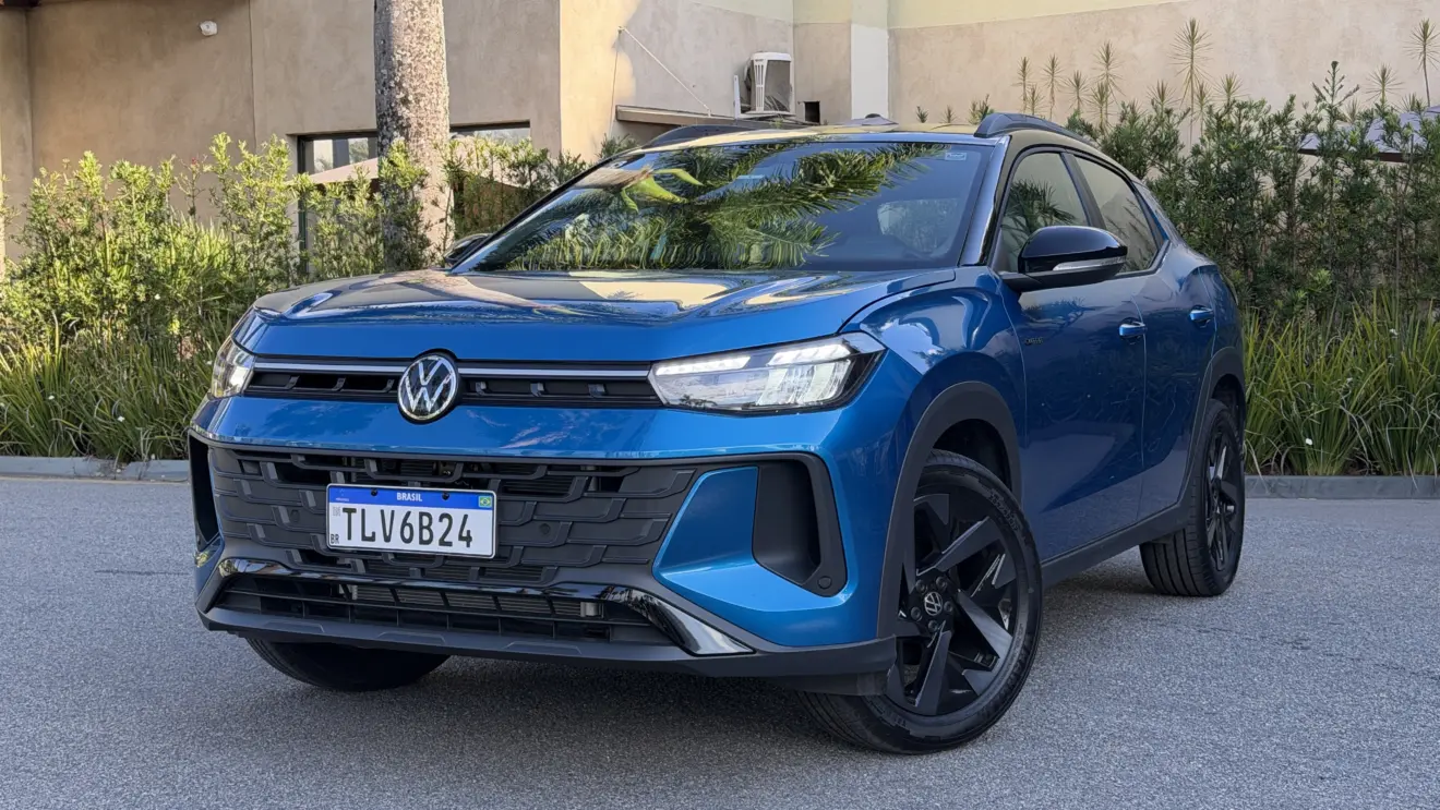 Volkswagen Tera High 200 TSI azul estático